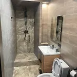 아파트 Apartments